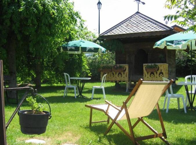 Chalet Bois Vallons Chambres D'Hotes モルジヌ エクステリア 写真